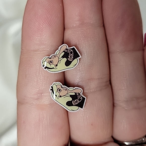 🔥LAST PAIR🔥 Alice Punk Princess Stud Earrings - Picture 4 of 5